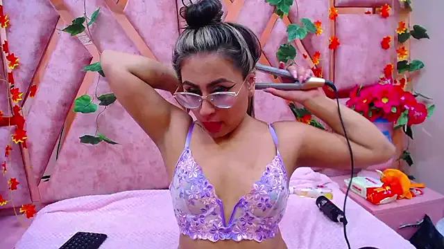 Check-out your craziest wishes with our pick of gaming cams models, featuring big knockers, round tails and tight twats.