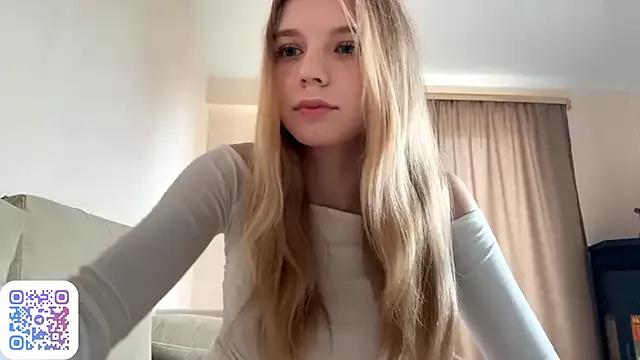 Photos of FruityXo from StripChat is Freechat