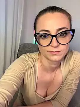 FuckingSunshine37 from StripChat is Freechat
