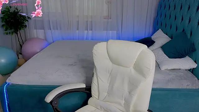 Check-out your craziest wishes with our pick of gaming cams models, featuring big knockers, round tails and tight twats.
