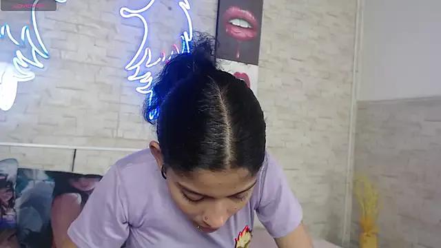 Gaby_and_Mei from StripChat is Freechat