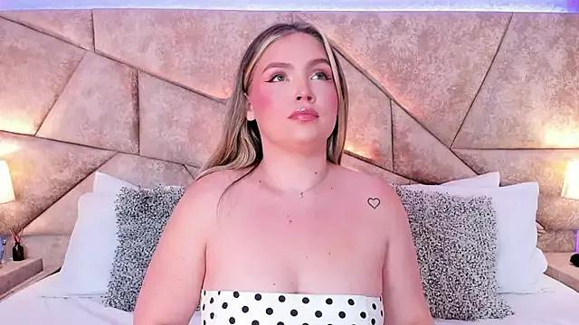 Check-out your craziest wishes with our pick of gaming cams models, featuring big knockers, round tails and tight twats.