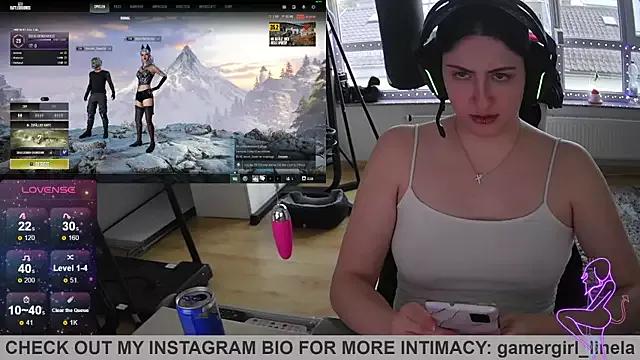 Check-out your craziest wishes with our pick of gaming cams models, featuring big knockers, round tails and tight twats.