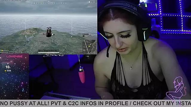 Check-out your craziest wishes with our pick of gaming cams models, featuring big knockers, round tails and tight twats.