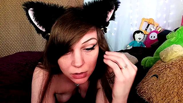 Check-out your craziest wishes with our pick of gaming cams models, featuring big knockers, round tails and tight twats.