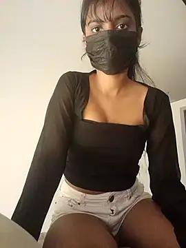 Gelinaa from StripChat is Freechat