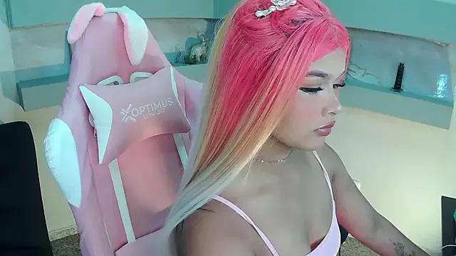 Check-out your craziest wishes with our pick of gaming cams models, featuring big knockers, round tails and tight twats.