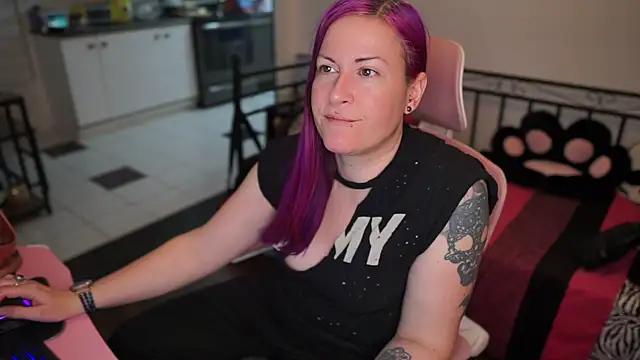 Check-out your craziest wishes with our pick of gaming cams models, featuring big knockers, round tails and tight twats.