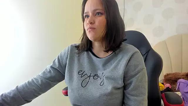 GIANAMILLER6 from StripChat is Freechat