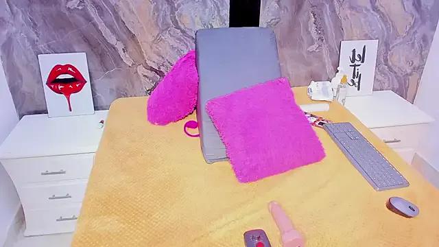 GiannaMontes from StripChat is Freechat