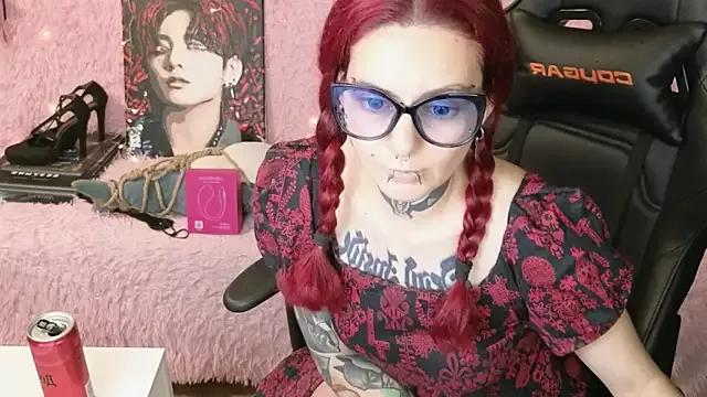 Check-out your craziest wishes with our pick of gaming cams models, featuring big knockers, round tails and tight twats.