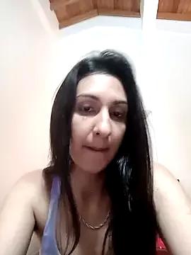 GirlsGetHorneynWild from StripChat is Freechat