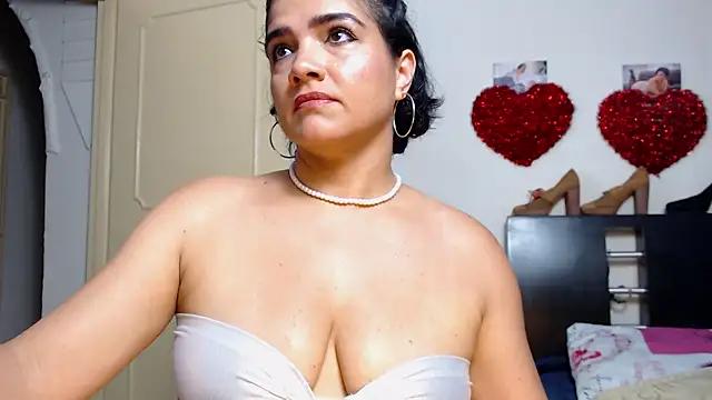 Check-out your craziest wishes with our pick of gaming cams models, featuring big knockers, round tails and tight twats.