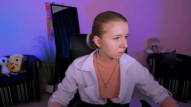 Check-out your craziest wishes with our pick of gaming cams models, featuring big knockers, round tails and tight twats.