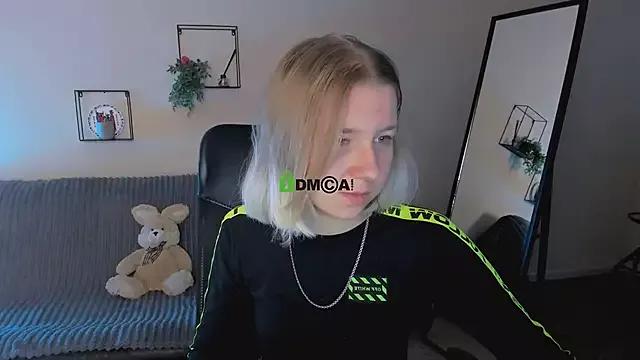 Check-out your craziest wishes with our pick of gaming cams models, featuring big knockers, round tails and tight twats.