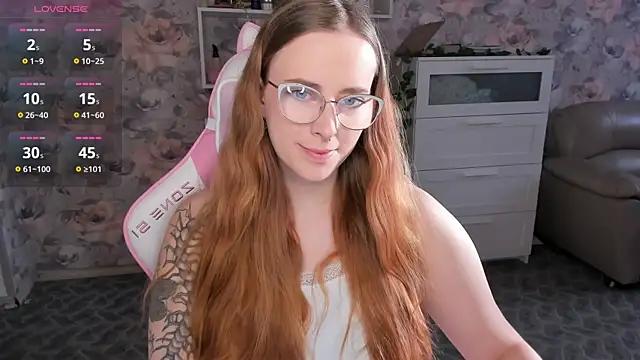 Gloria_live from StripChat is Freechat