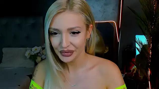 Check-out your craziest wishes with our pick of gaming cams models, featuring big knockers, round tails and tight twats.