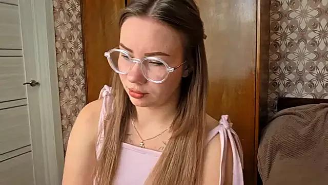 Glossy_Kissa from StripChat is Freechat