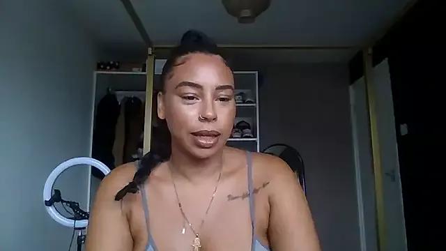 GoddessLunaNoir from StripChat is Freechat