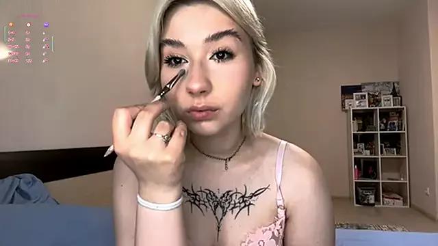 Check-out your craziest wishes with our pick of gaming cams models, featuring big knockers, round tails and tight twats.