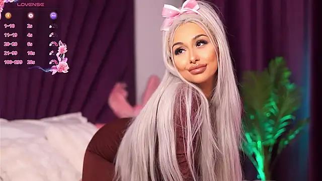 Check-out your craziest wishes with our pick of gaming cams models, featuring big knockers, round tails and tight twats.