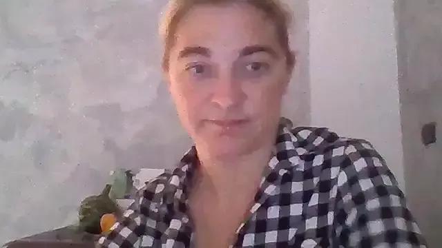 GoldenAngelMilf from StripChat is Freechat