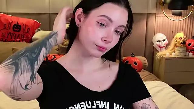 Check-out your craziest wishes with our pick of gaming cams models, featuring big knockers, round tails and tight twats.