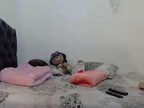 gooddes303salome from StripChat is Freechat