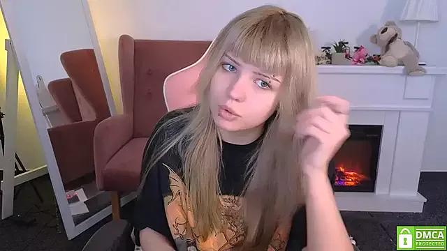 Check-out your craziest wishes with our pick of gaming cams models, featuring big knockers, round tails and tight twats.