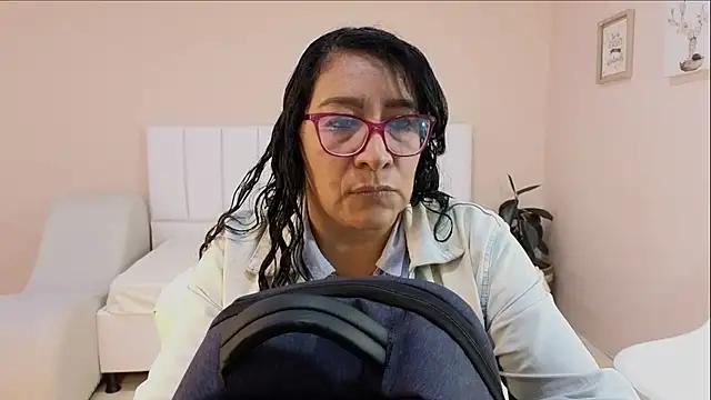 grace_maturemilf from StripChat is Freechat