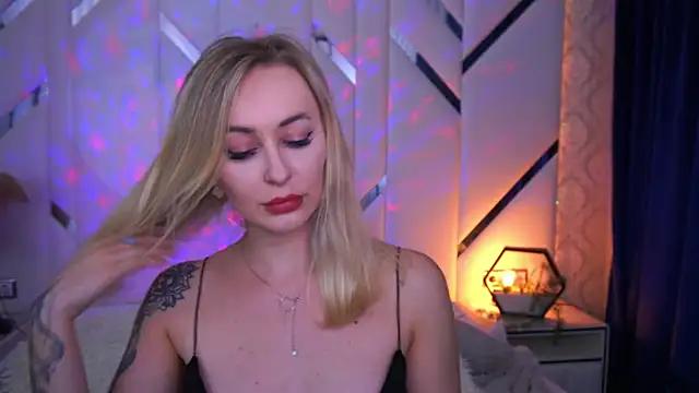 Check-out your craziest wishes with our pick of gaming cams models, featuring big knockers, round tails and tight twats.
