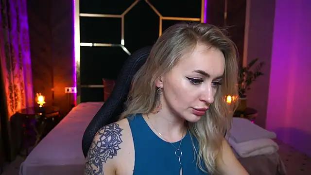 Check-out your craziest wishes with our pick of gaming cams models, featuring big knockers, round tails and tight twats.