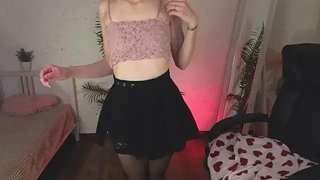 Check-out your craziest wishes with our pick of gaming cams models, featuring big knockers, round tails and tight twats.