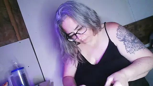 Check-out your craziest wishes with our pick of gaming cams models, featuring big knockers, round tails and tight twats.