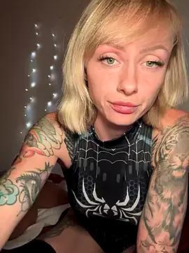 Check-out your craziest wishes with our pick of gaming cams models, featuring big knockers, round tails and tight twats.