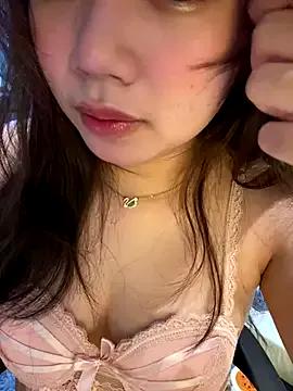 Hanna230 from StripChat is Freechat