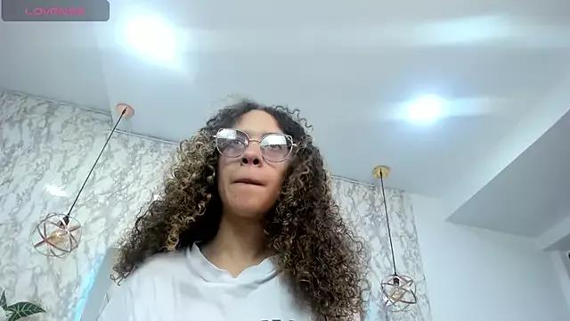 Hanna_Cornee_ from StripChat is Freechat