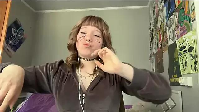 hannabannannna from StripChat is Freechat