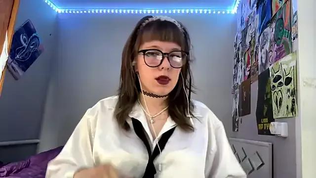 hannabannannna from StripChat is Freechat