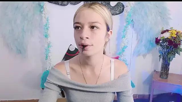 Check-out your craziest wishes with our pick of gaming cams models, featuring big knockers, round tails and tight twats.