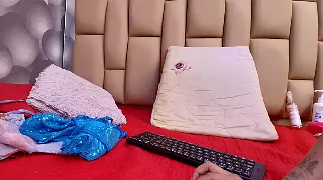 Check-out your craziest wishes with our pick of gaming cams models, featuring big knockers, round tails and tight twats.