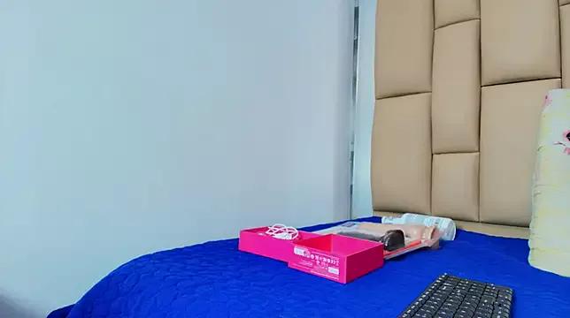 Check-out your craziest wishes with our pick of gaming cams models, featuring big knockers, round tails and tight twats.