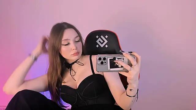 Check-out your craziest wishes with our pick of gaming cams models, featuring big knockers, round tails and tight twats.