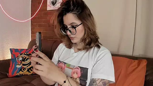 Hazelbrownn2000 from StripChat is Freechat