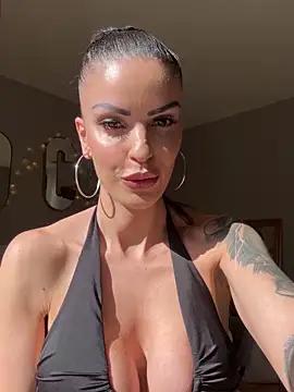 Check-out your craziest wishes with our pick of gaming cams models, featuring big knockers, round tails and tight twats.