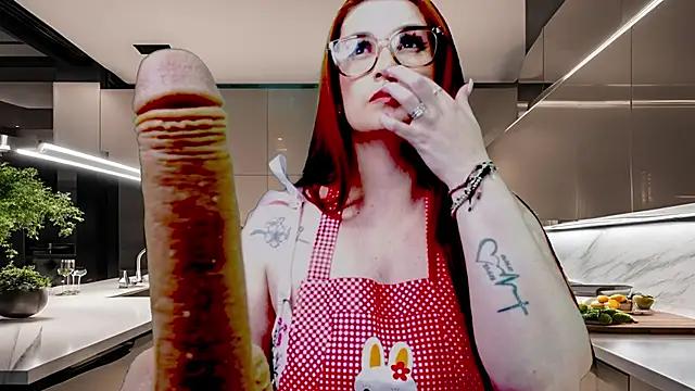 Check-out your craziest wishes with our pick of gaming cams models, featuring big knockers, round tails and tight twats.