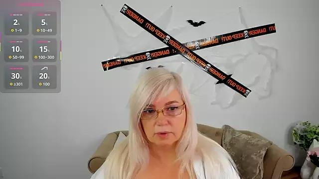 Hella_Fabel from StripChat is Freechat