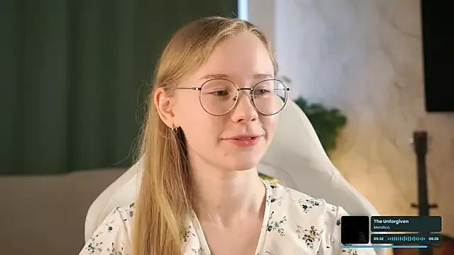 Hello_Kitty_Jane from StripChat is Freechat