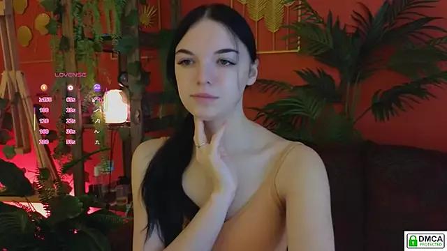 Hey_Caroline from StripChat is Freechat