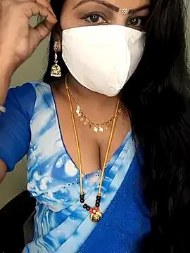 honey-sexy from StripChat is Freechat